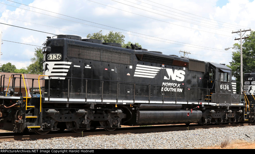 NS 6136